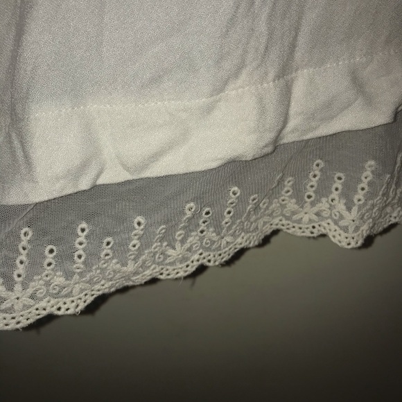 White blouse - Picture 3 of 6